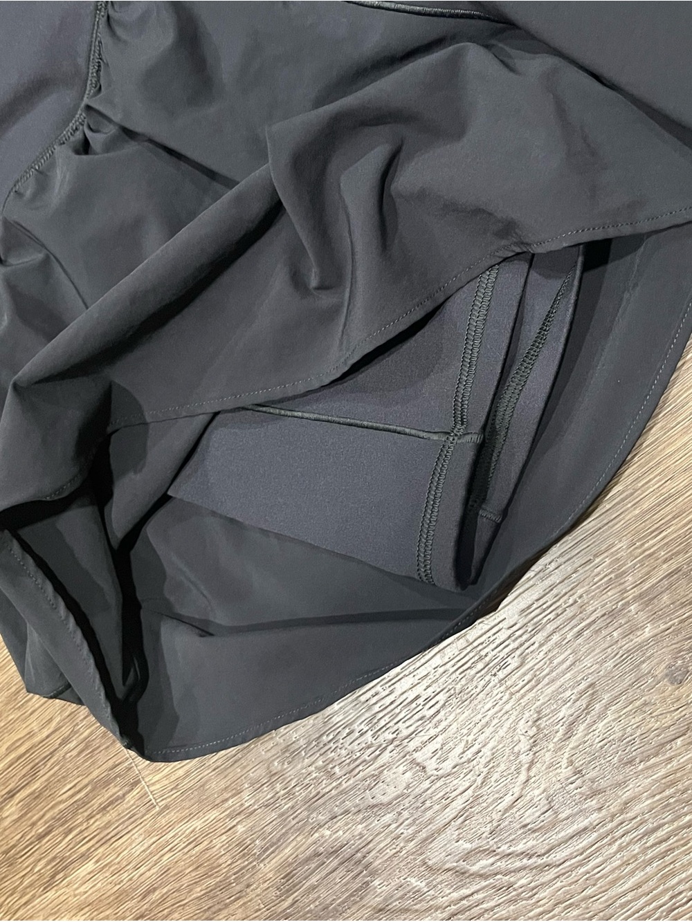 Aerie Offline Dark Grey Athletic crossover shorts - Picture 4 of 4